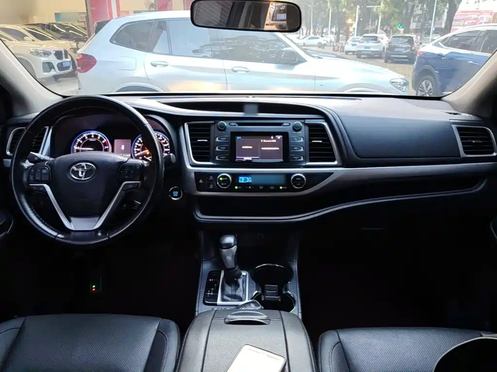 Toyota Highlander — миниатюра 10