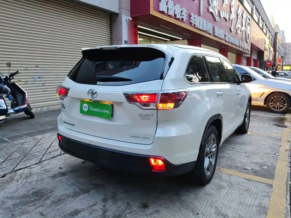 Toyota Highlander — миниатюра 7