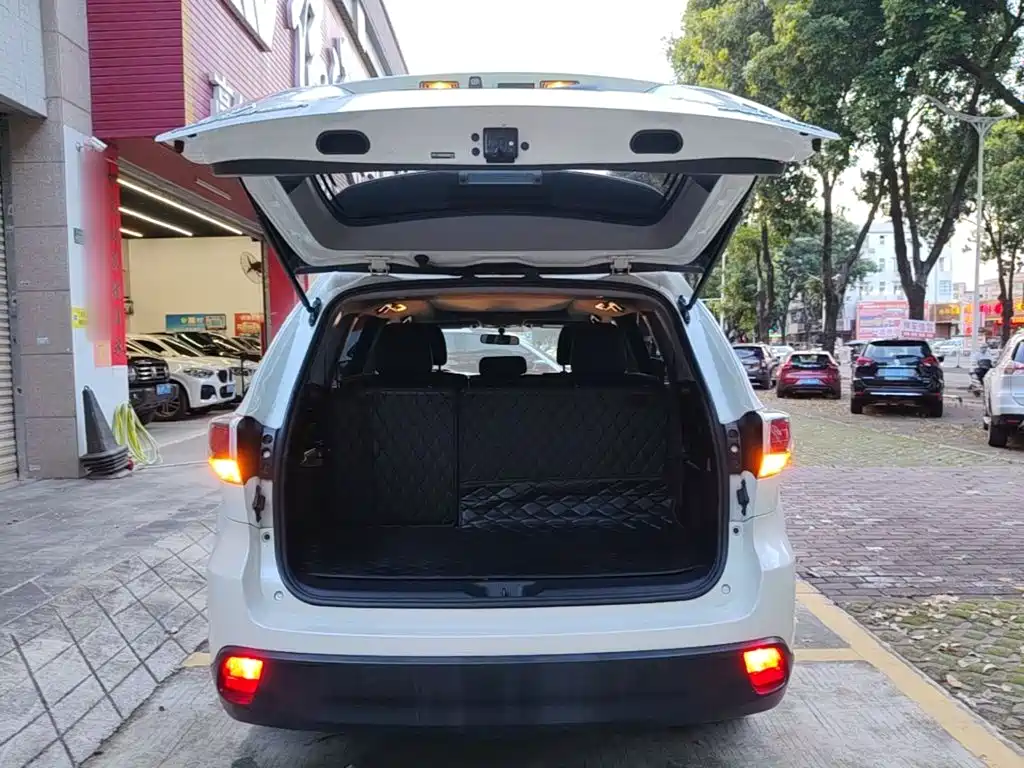 Toyota Highlander — миниатюра 19