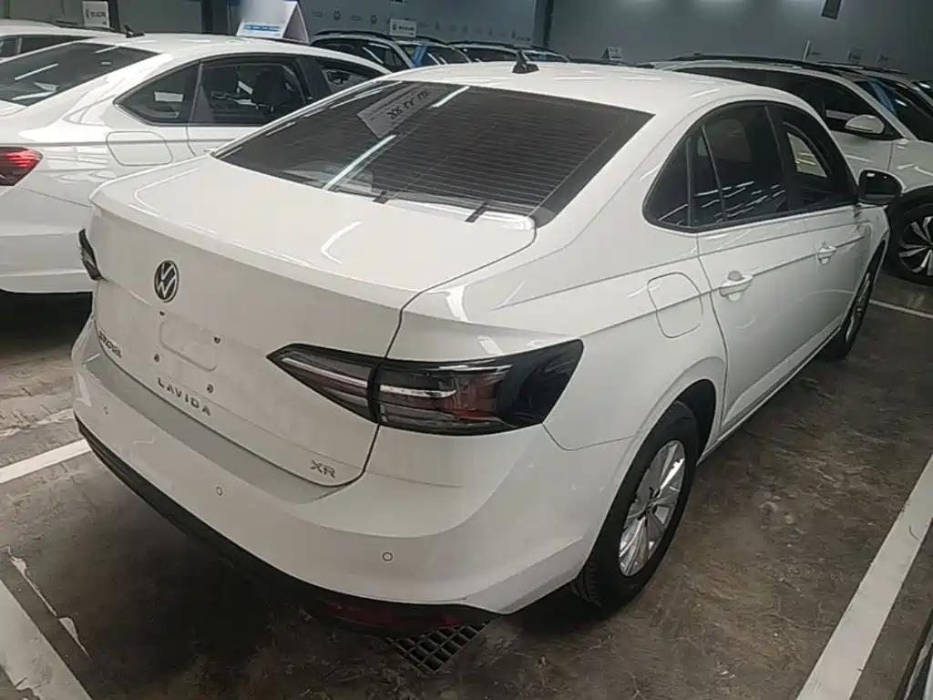 Volkswagen Lavida — миниатюра 7