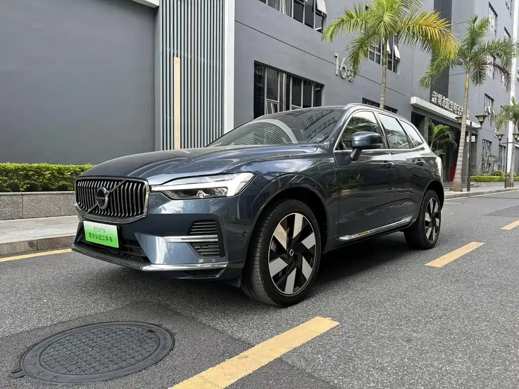 Volvo XC60 PHEV 2024
