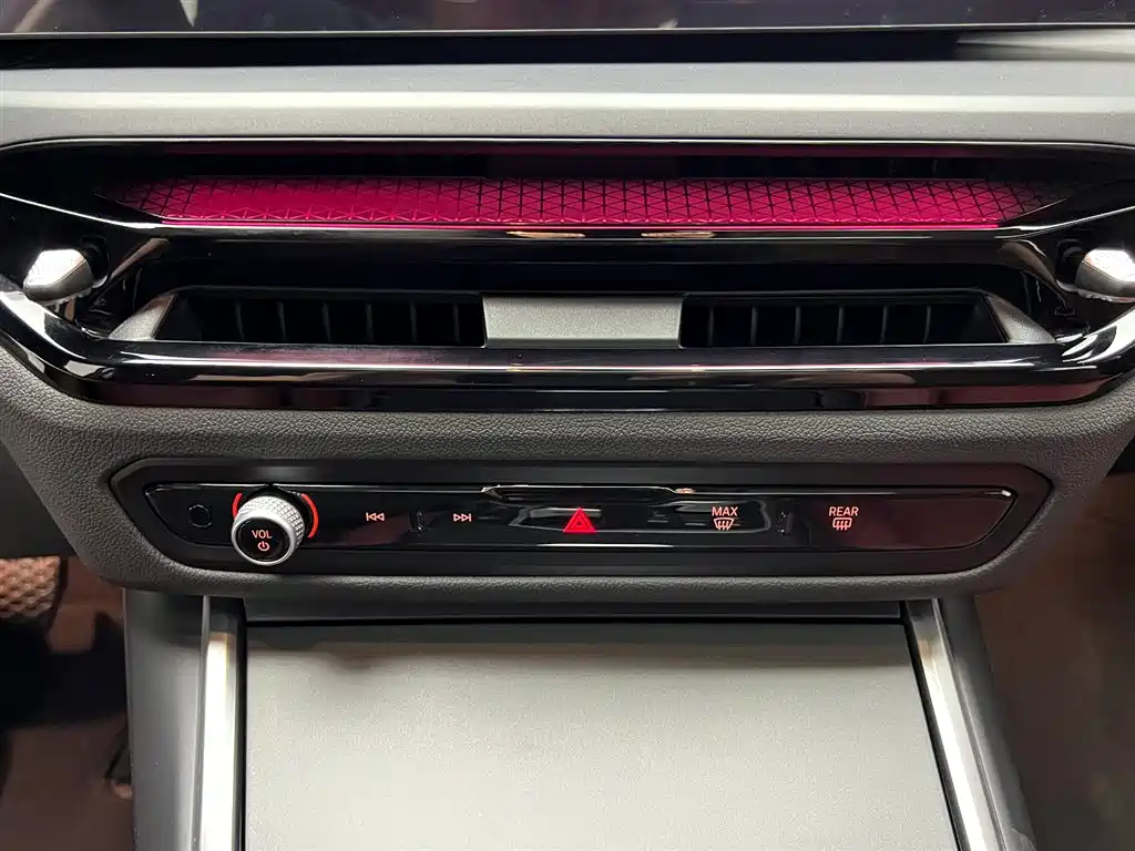 BMW i3 2025 eDrive 35 L