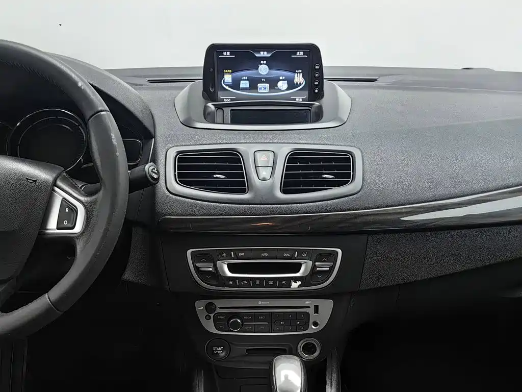 Renault Fluence 2.0L Comfort Edition, фото 12