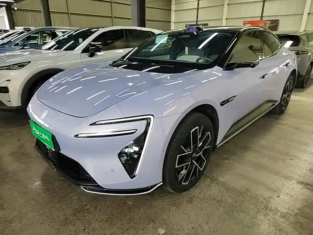 2025 Avatr 06