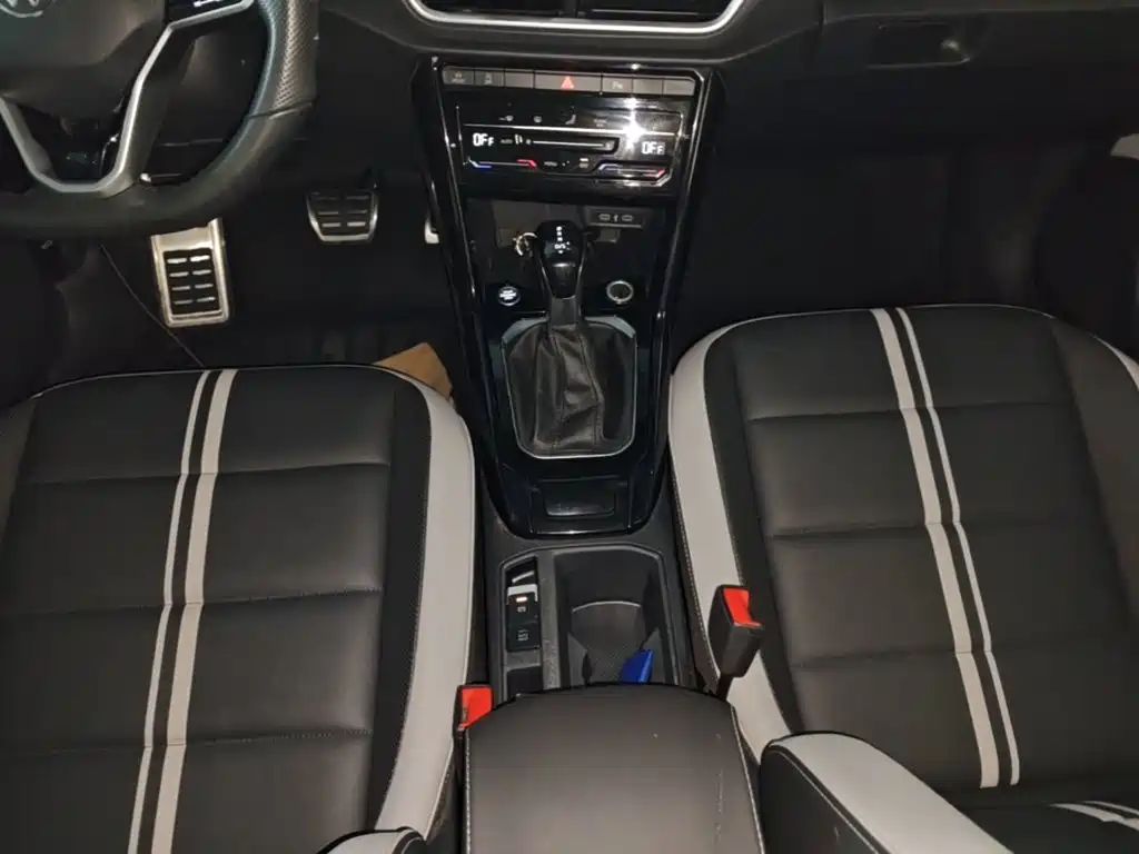 Volkswagen T-Roc — миниатюра 14