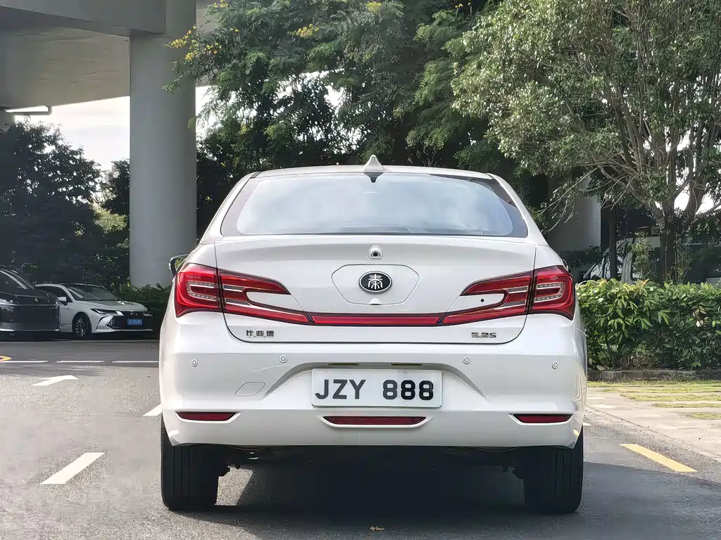 BYD Qin NEV — миниатюра 7