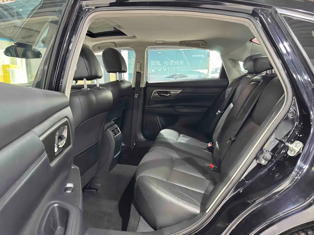 Nissan Teana — миниатюра 10