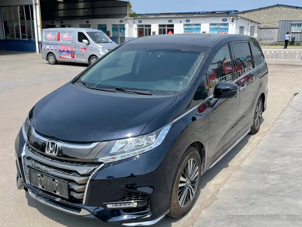 Honda Odyssey 2021 2.0L Sharp Premium Edition