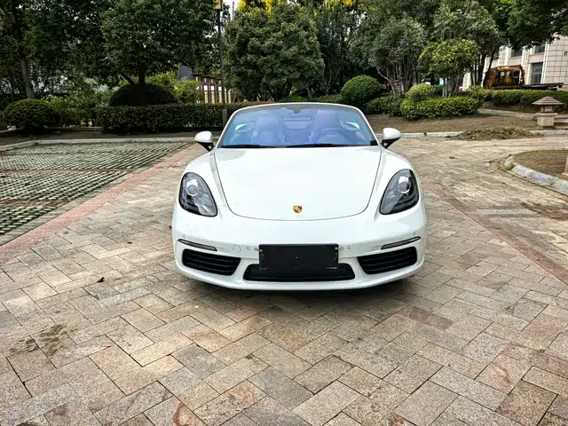 PORSCHE  718 2023