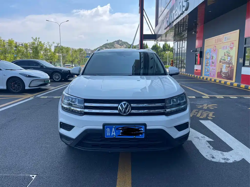 Volkswagen Tharu — миниатюра 2