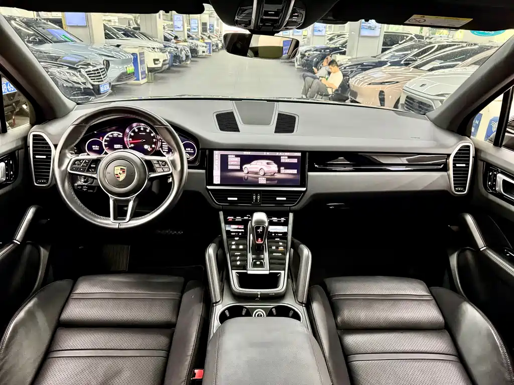 Porsche Cayenne — миниатюра 11