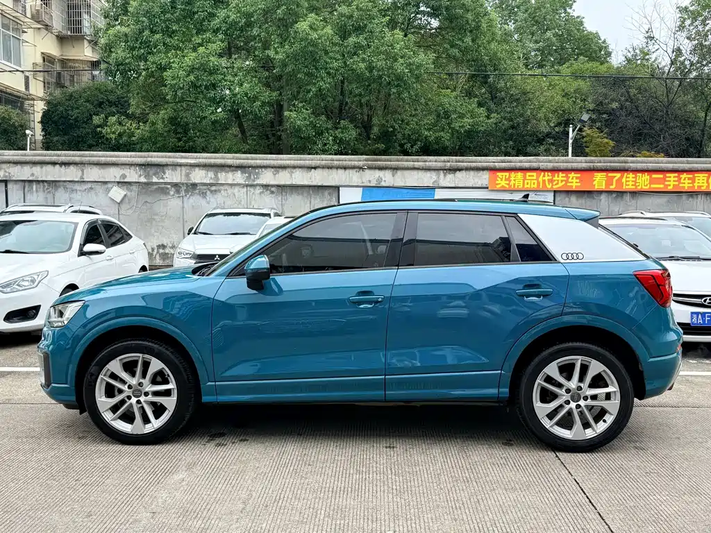 Audi Q2L — миниатюра 3