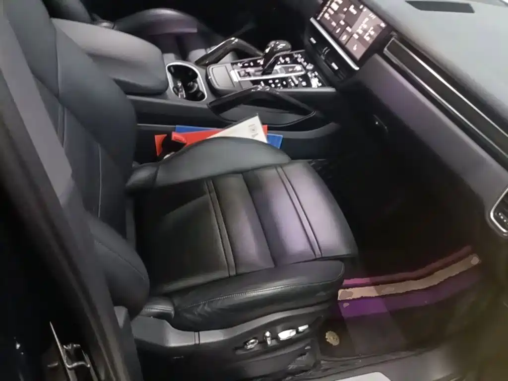 Porsche Cayenne — миниатюра 20