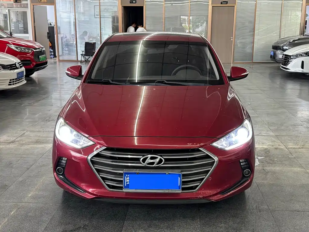 Hyundai Elantra — миниатюра 2