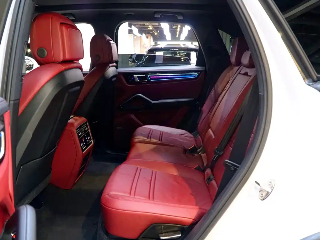 Porsche Cayenne — миниатюра 6