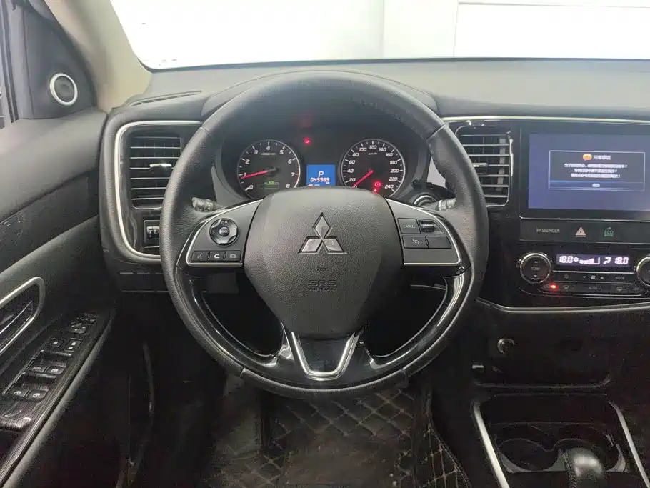 Mitsubishi Outlander — миниатюра 15