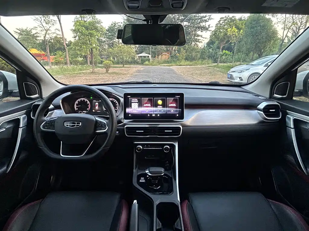 Geely Binyue — миниатюра 9