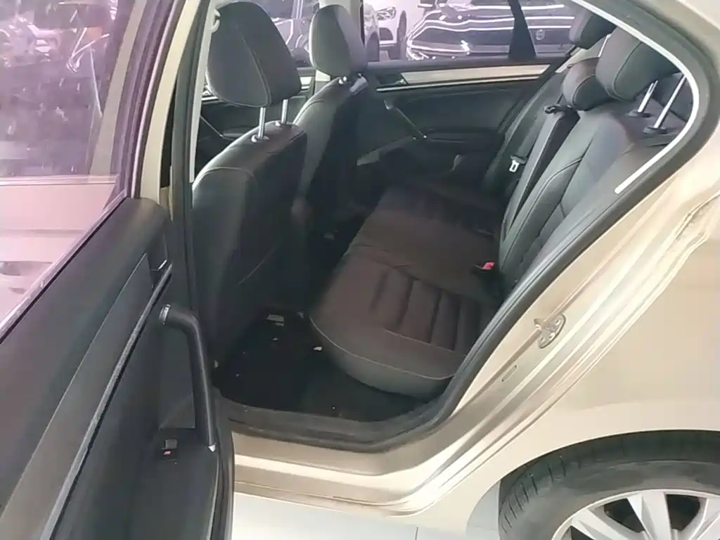 Volkswagen Bora — миниатюра 17