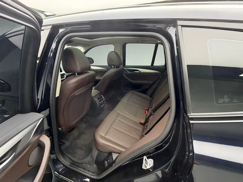 BMW iX3 — миниатюра 9