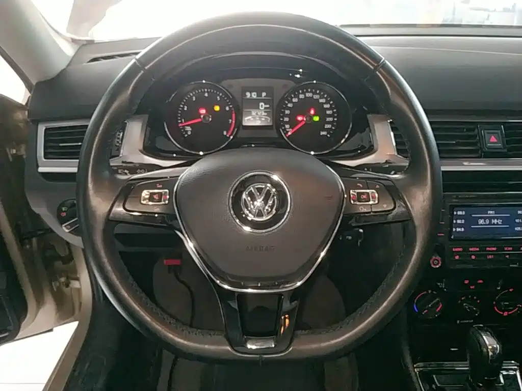 Volkswagen Bora — миниатюра 11