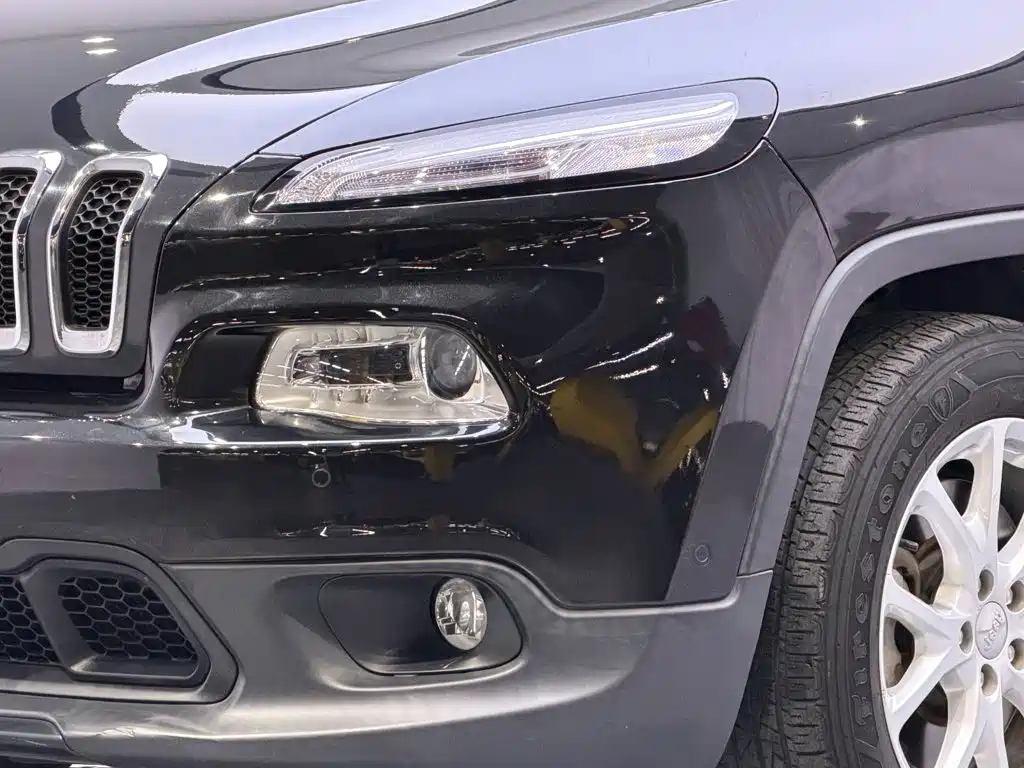 Jeep Cherokee — миниатюра 6