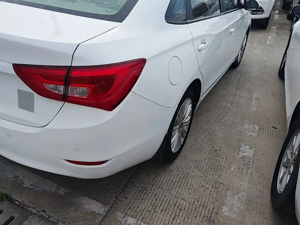 Buick Excelle — миниатюра 8