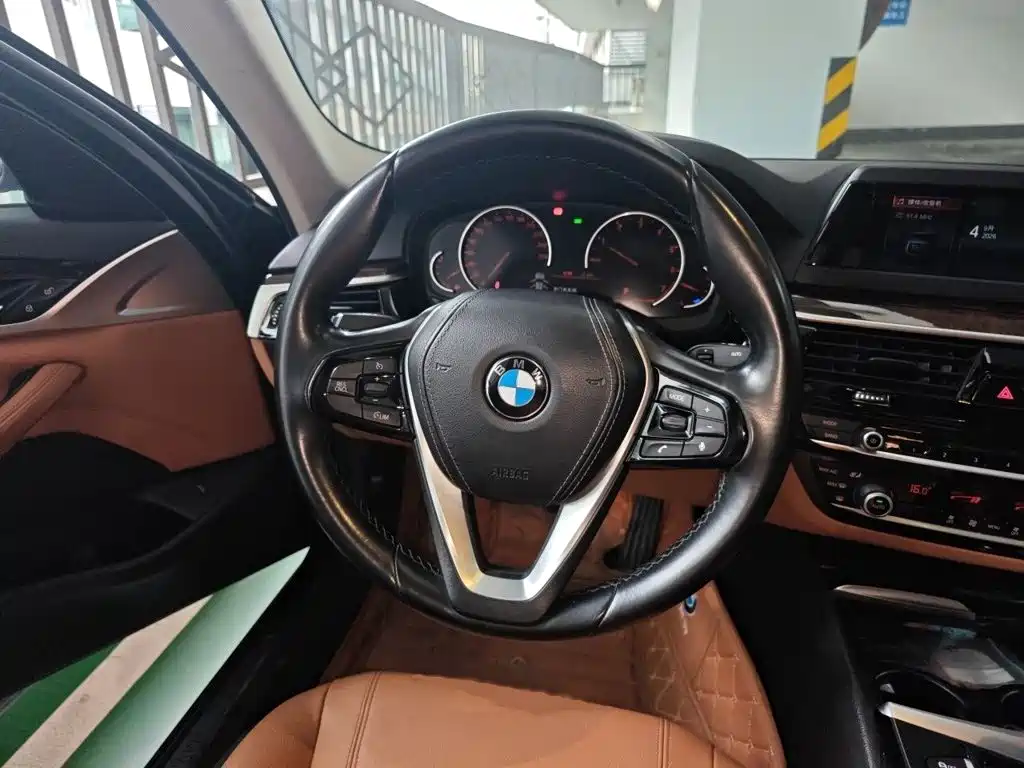 BMW 5 Series — миниатюра 3