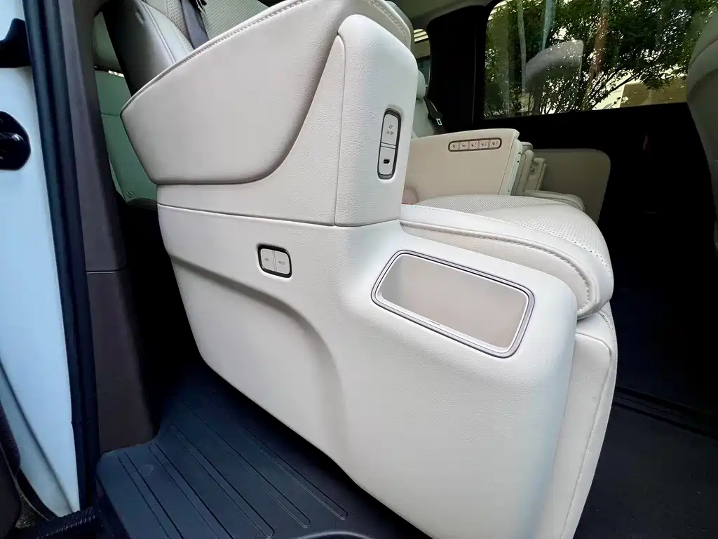 Li Auto Li MEGA — миниатюра 37