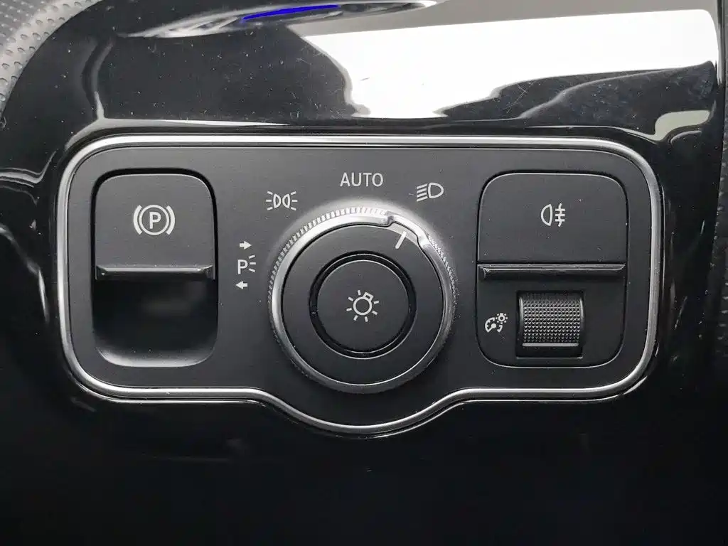 Mercedes-Benz CLA (Import) — миниатюра 21