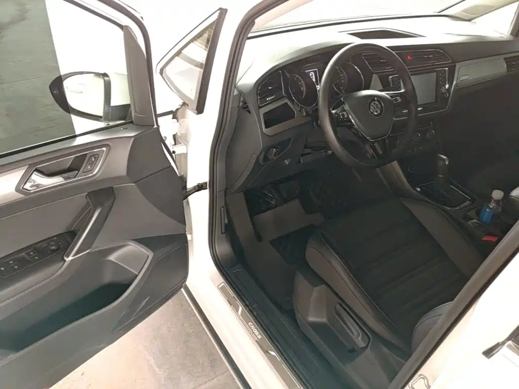 Volkswagen Touran — миниатюра 16