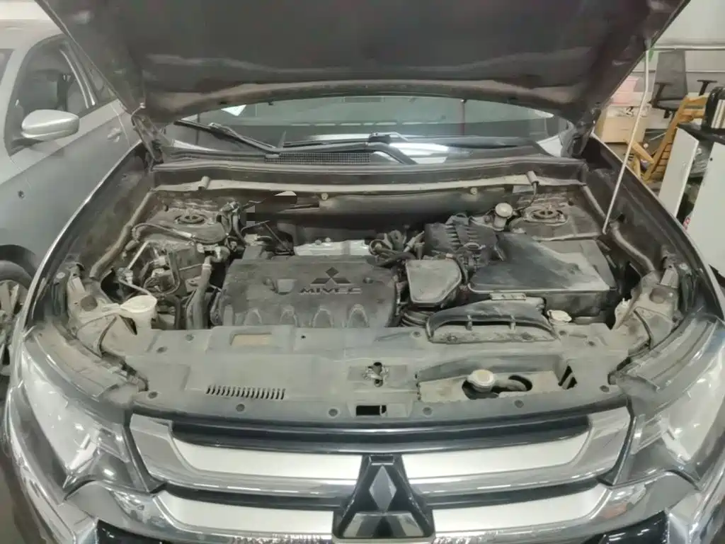 Mitsubishi Outlander — миниатюра 20