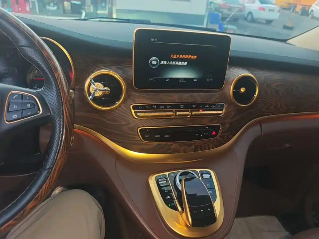 Mercedes-Benz V-Class — миниатюра 13