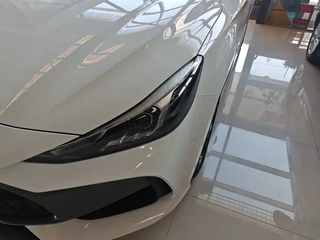 MG MG5 — миниатюра 24