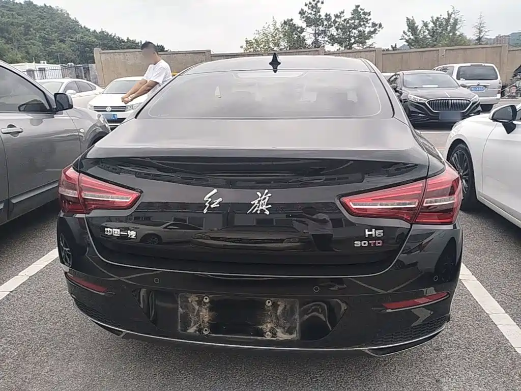 Hongqi Hongqi H5 — миниатюра 6