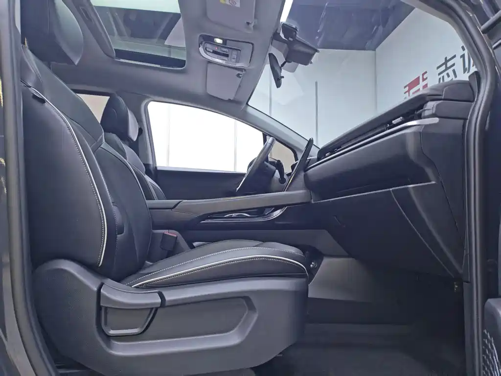 Hyundai Custo — миниатюра 7