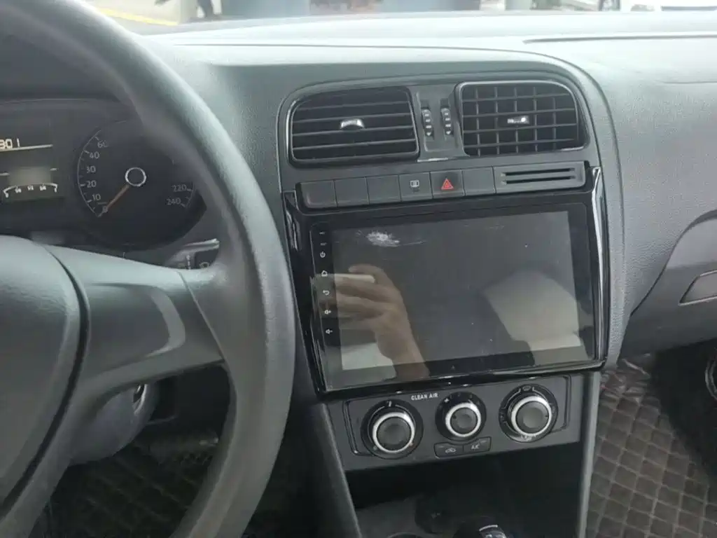Volkswagen Polo — миниатюра 10