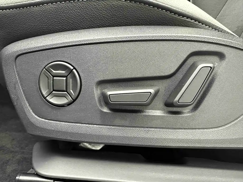 Audi Q3 — миниатюра 11