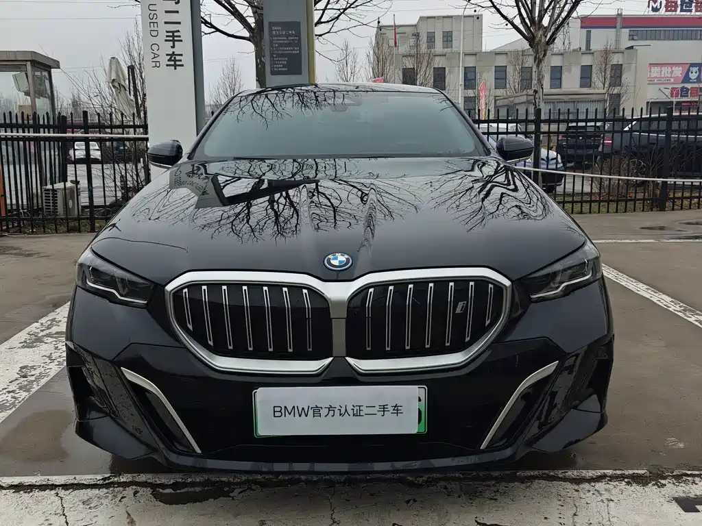 BMW I5