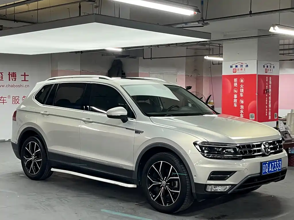 Volkswagen Tiguan L L 2017 330TSI AT Flagship