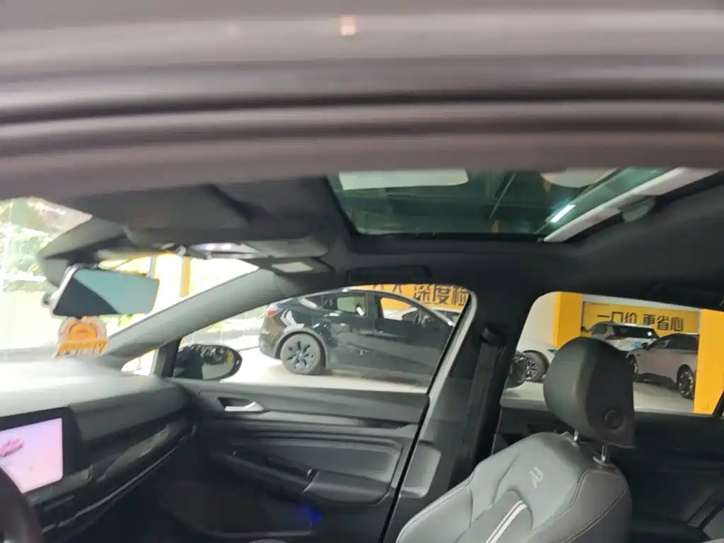 Volkswagen Golf — миниатюра 18