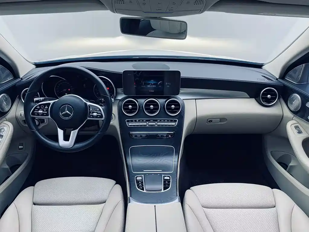 Mercedes-Benz C-Class — миниатюра 16