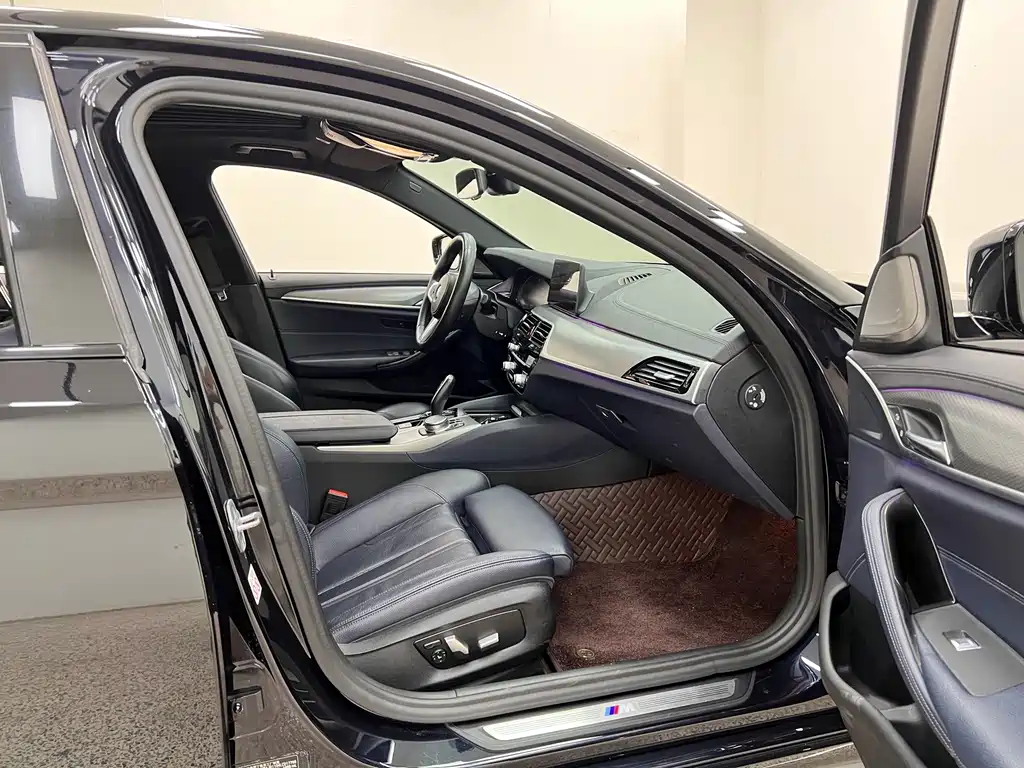 BMW 5 Series (Import) — миниатюра 25