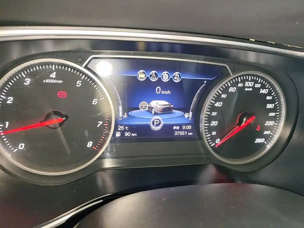 Hongqi Hongqi H5 — миниатюра 12