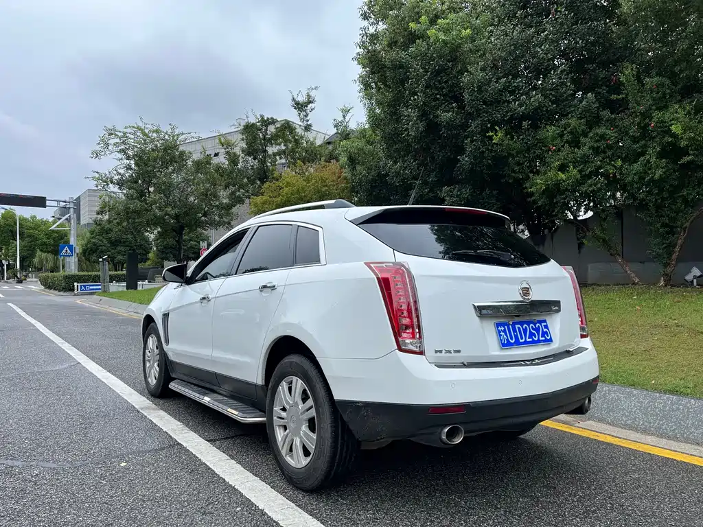 Cadillac SRX — миниатюра 5