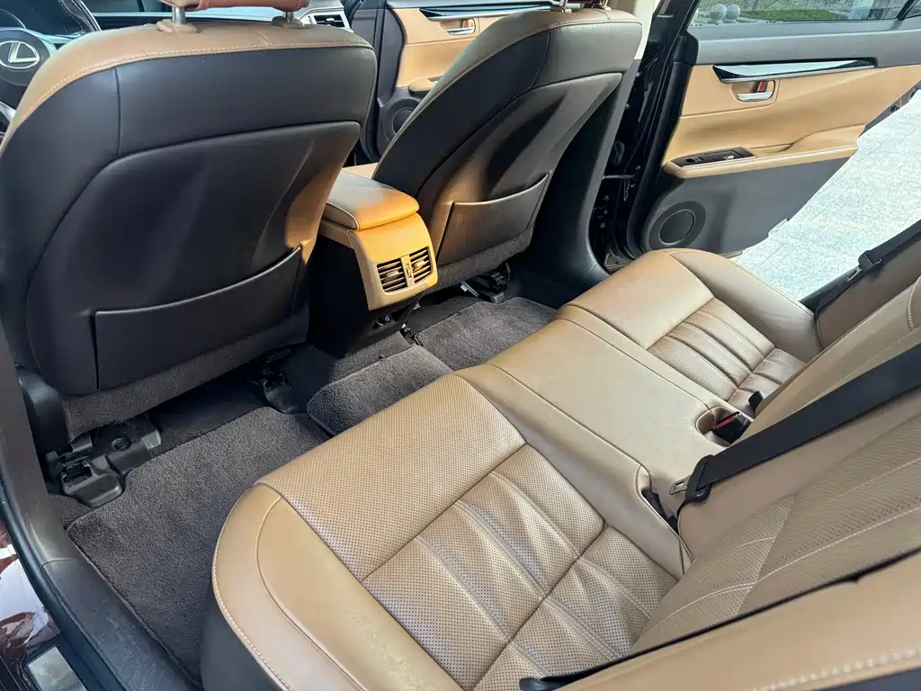Lexus ES — миниатюра 8