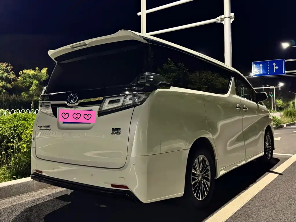 Toyota Vellfire — миниатюра 2