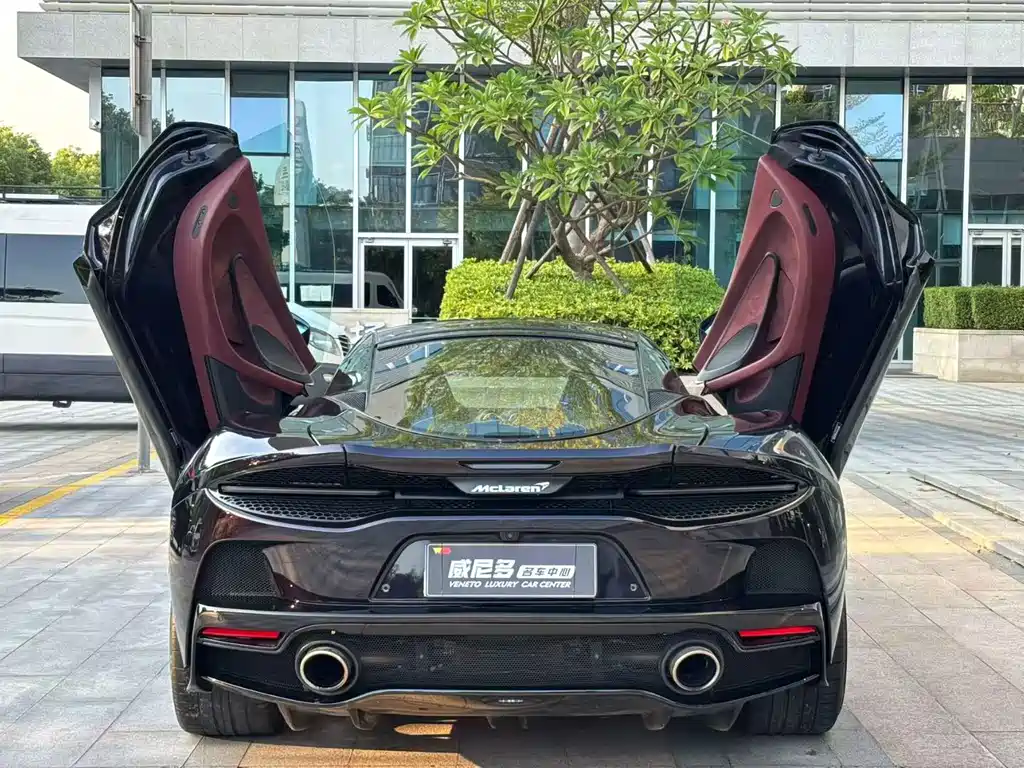 MCLAREN GT