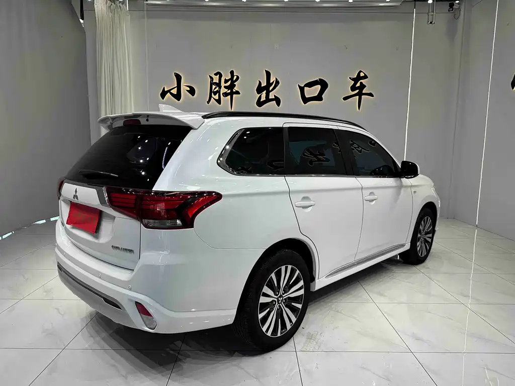 Mitsubishi Outlander — миниатюра 4
