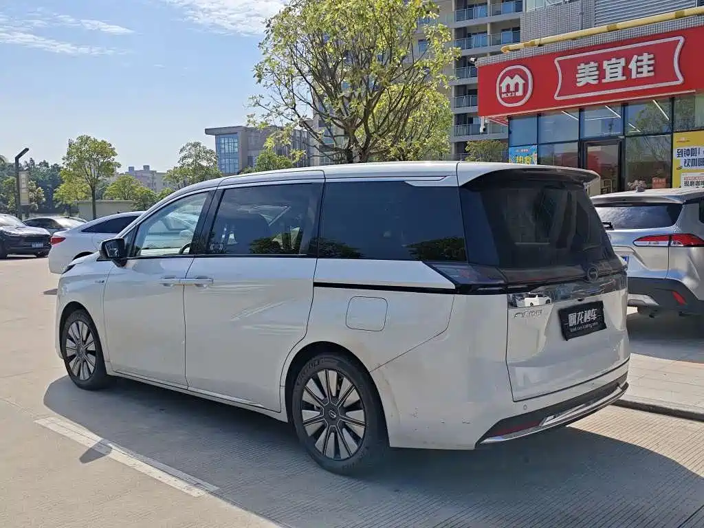 GAC Motor Trumpchi E8 PHEV — миниатюра 9
