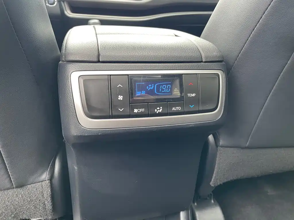 Toyota Highlander — миниатюра 15